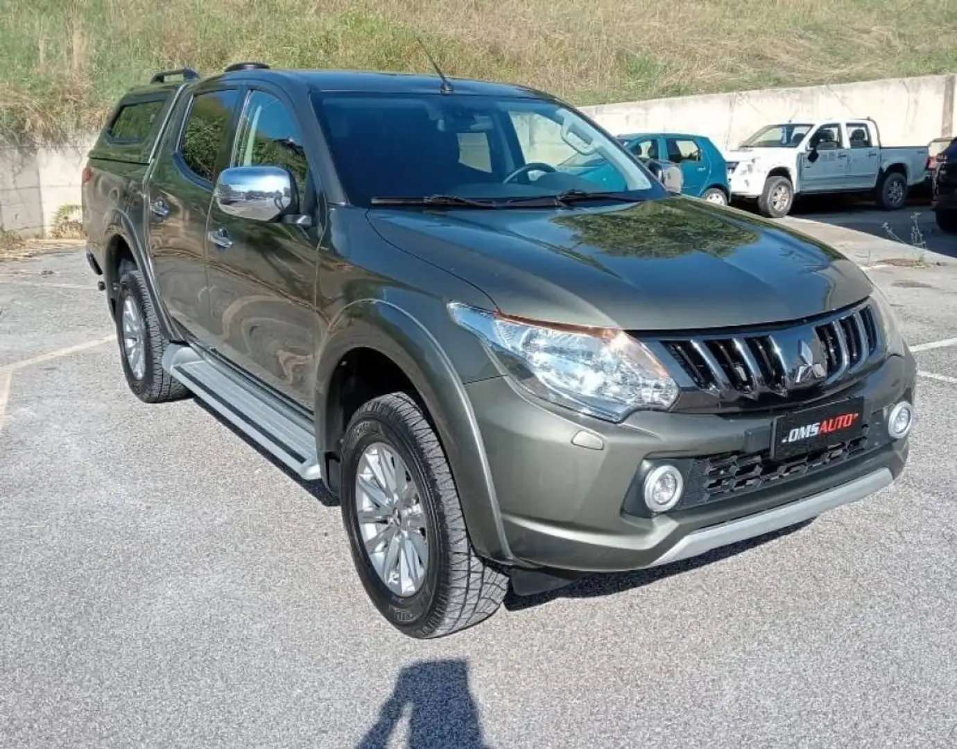 Mitsubishi L200 2.4 DI-D/154CV Double Cab Intense Navi MGN Grau - 1