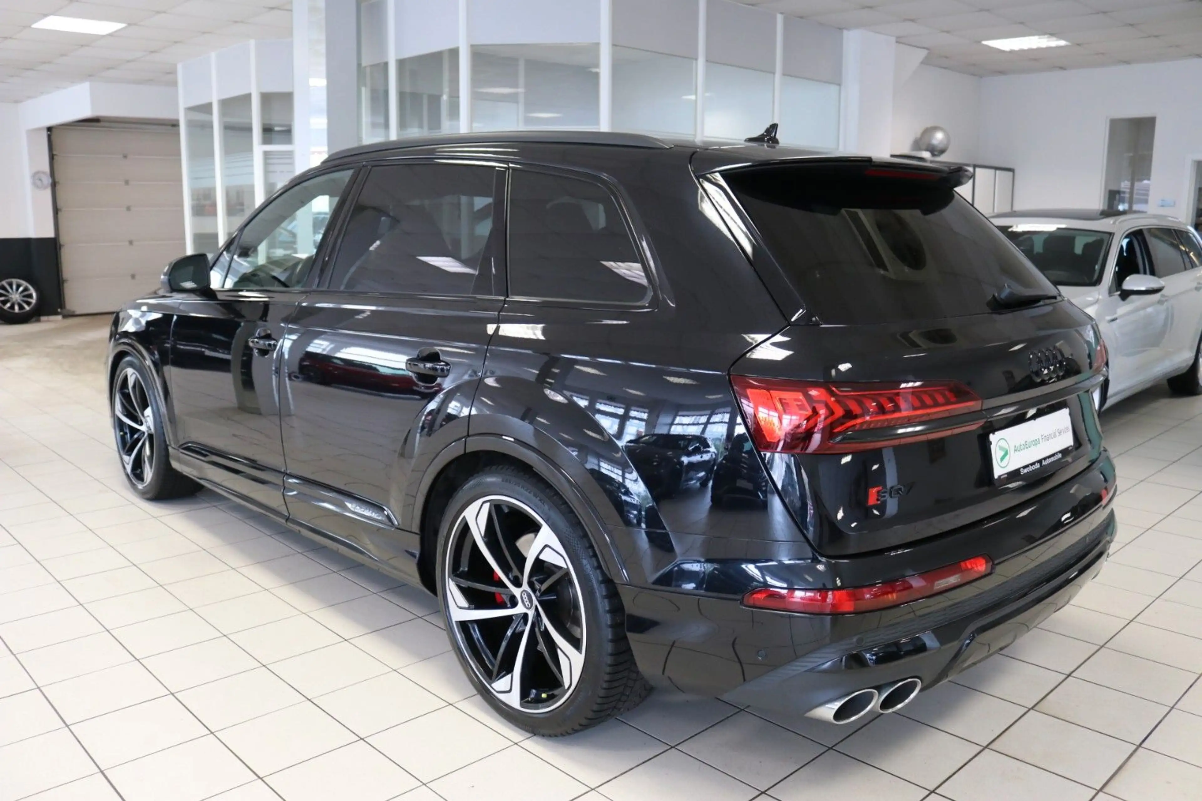 Audi SQ7 Luft 360 Laser HUD STHZ Pano Memory 7-Sitzer — photo 12