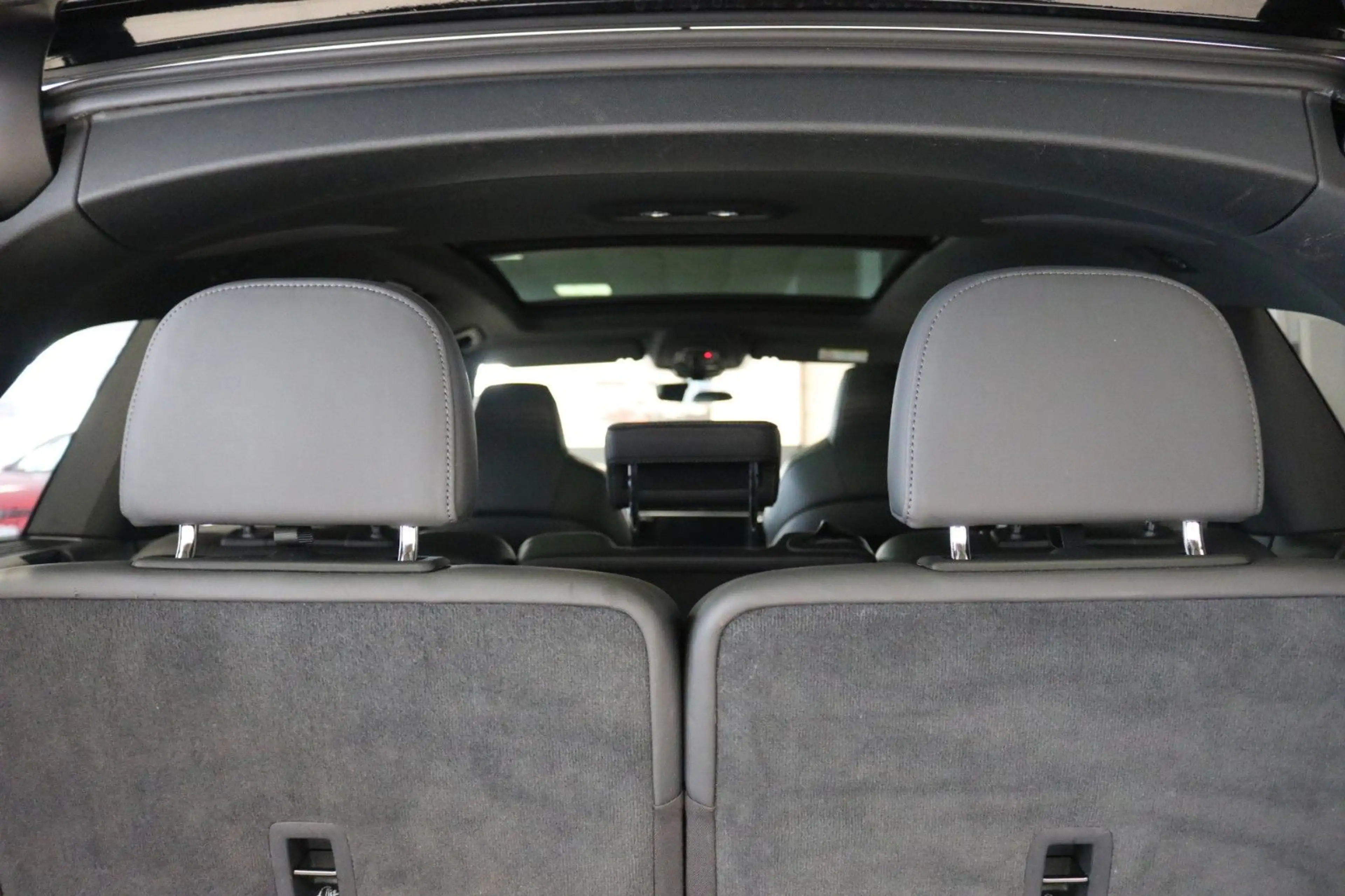 Audi SQ7 Luft 360 Laser HUD STHZ Pano Memory 7-Sitzer — photo 9