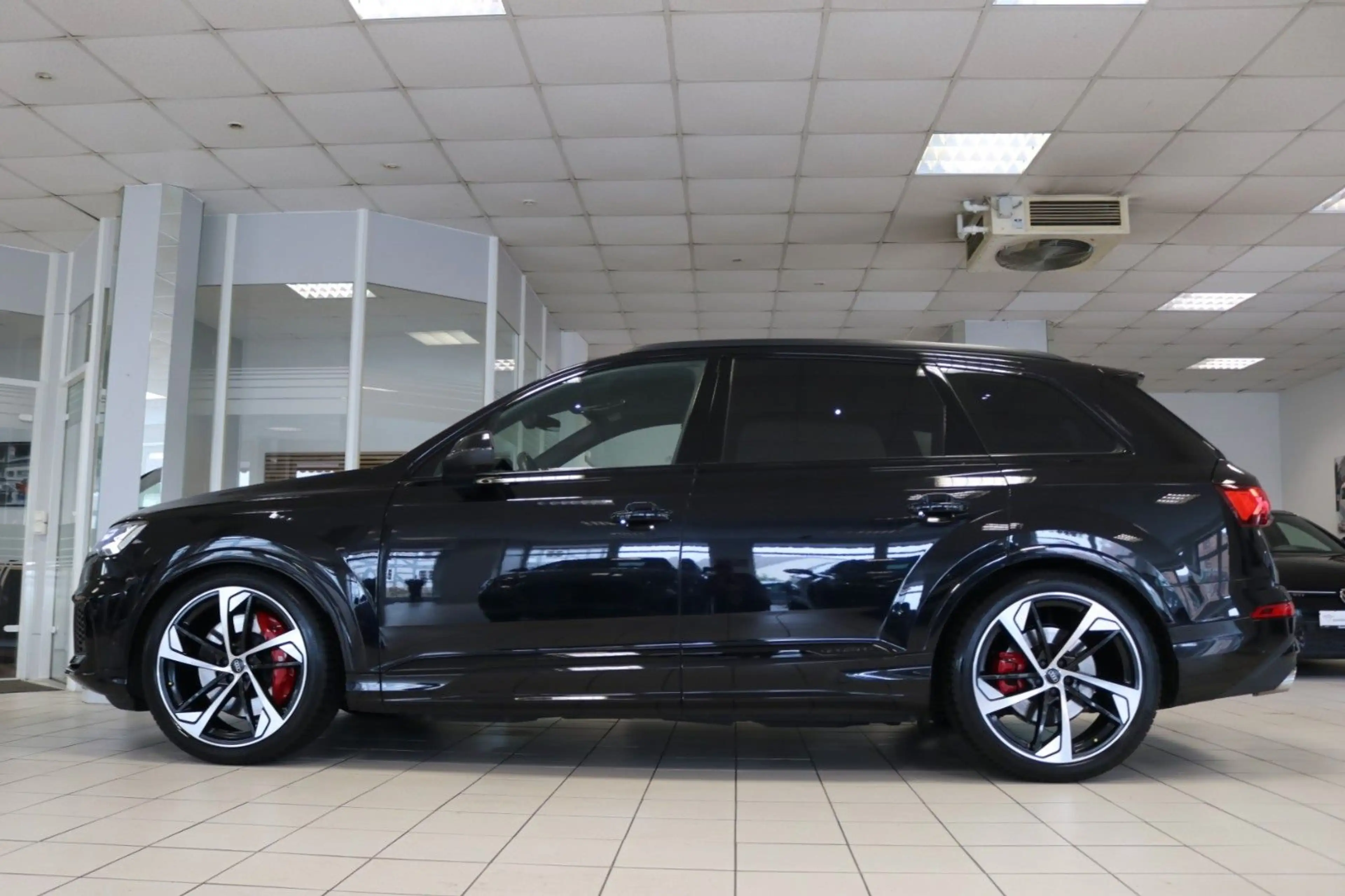 Audi SQ7 Luft 360 Laser HUD STHZ Pano Memory 7-Sitzer — photo 7