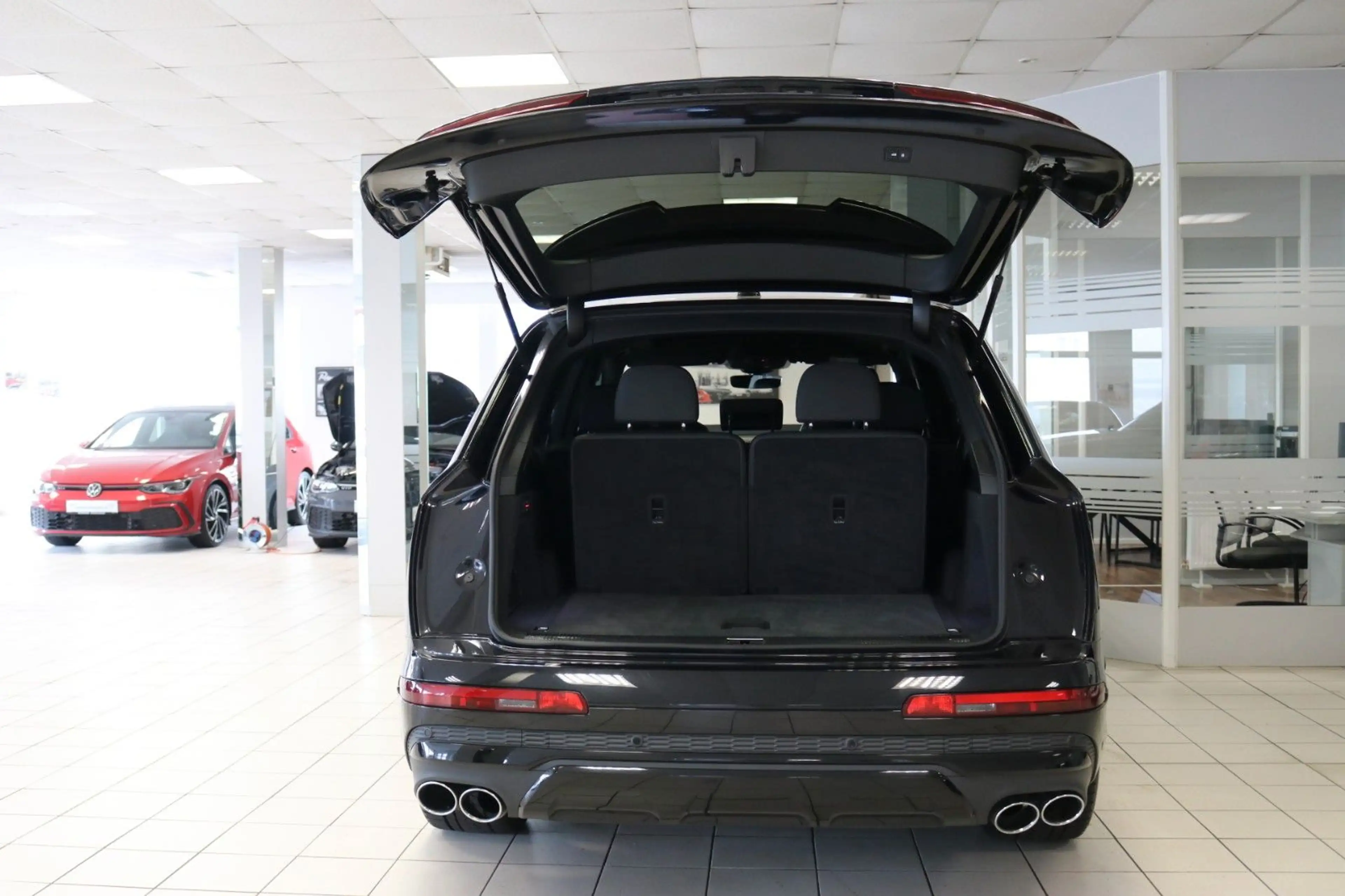 Audi SQ7 Luft 360 Laser HUD STHZ Pano Memory 7-Sitzer — photo 8