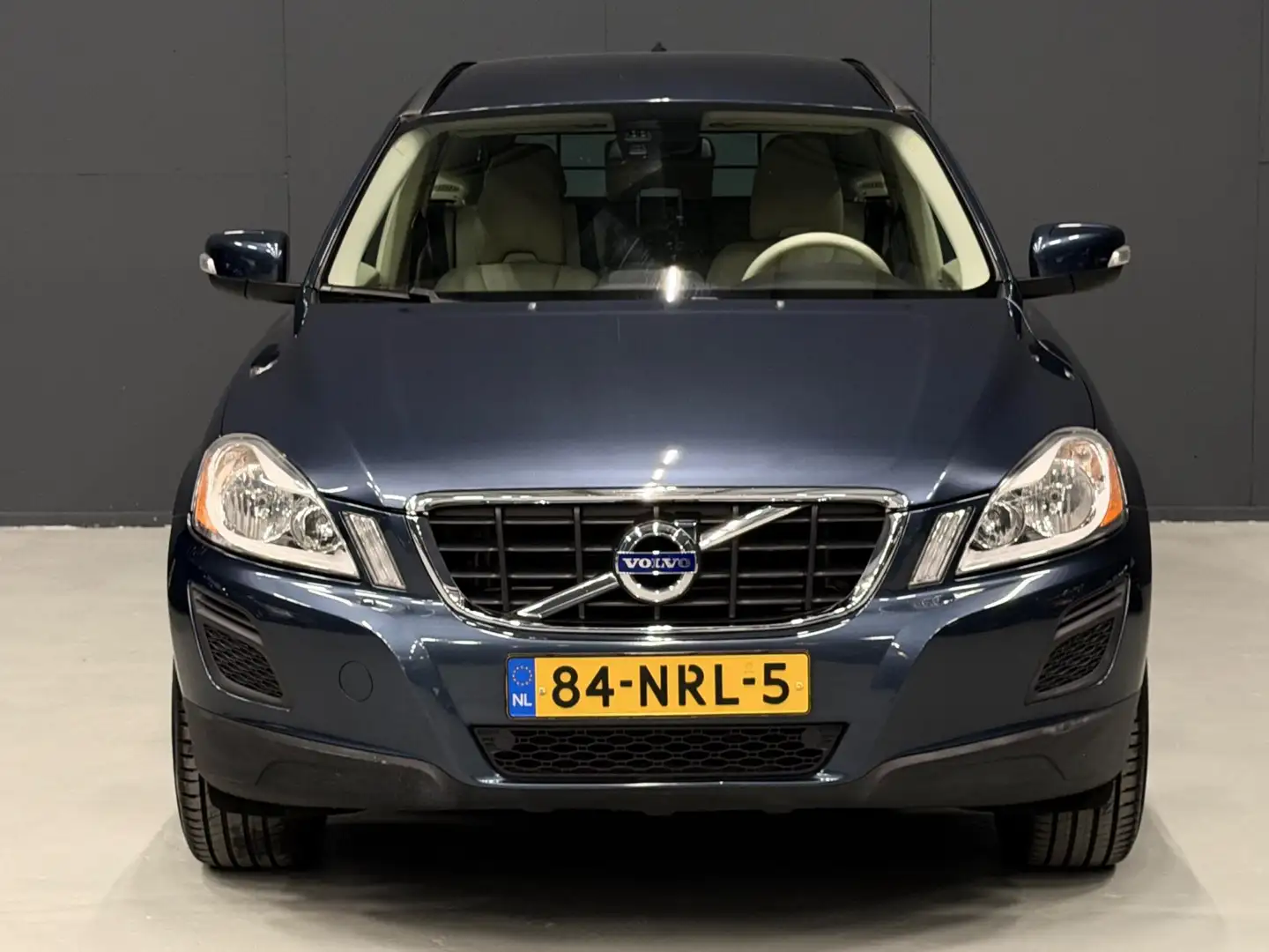 Volvo XC60 2.0T Kinetic AUTOMAAT NAVI/PDC/AIRCO/CRUISE | DEAL Blauw - 2