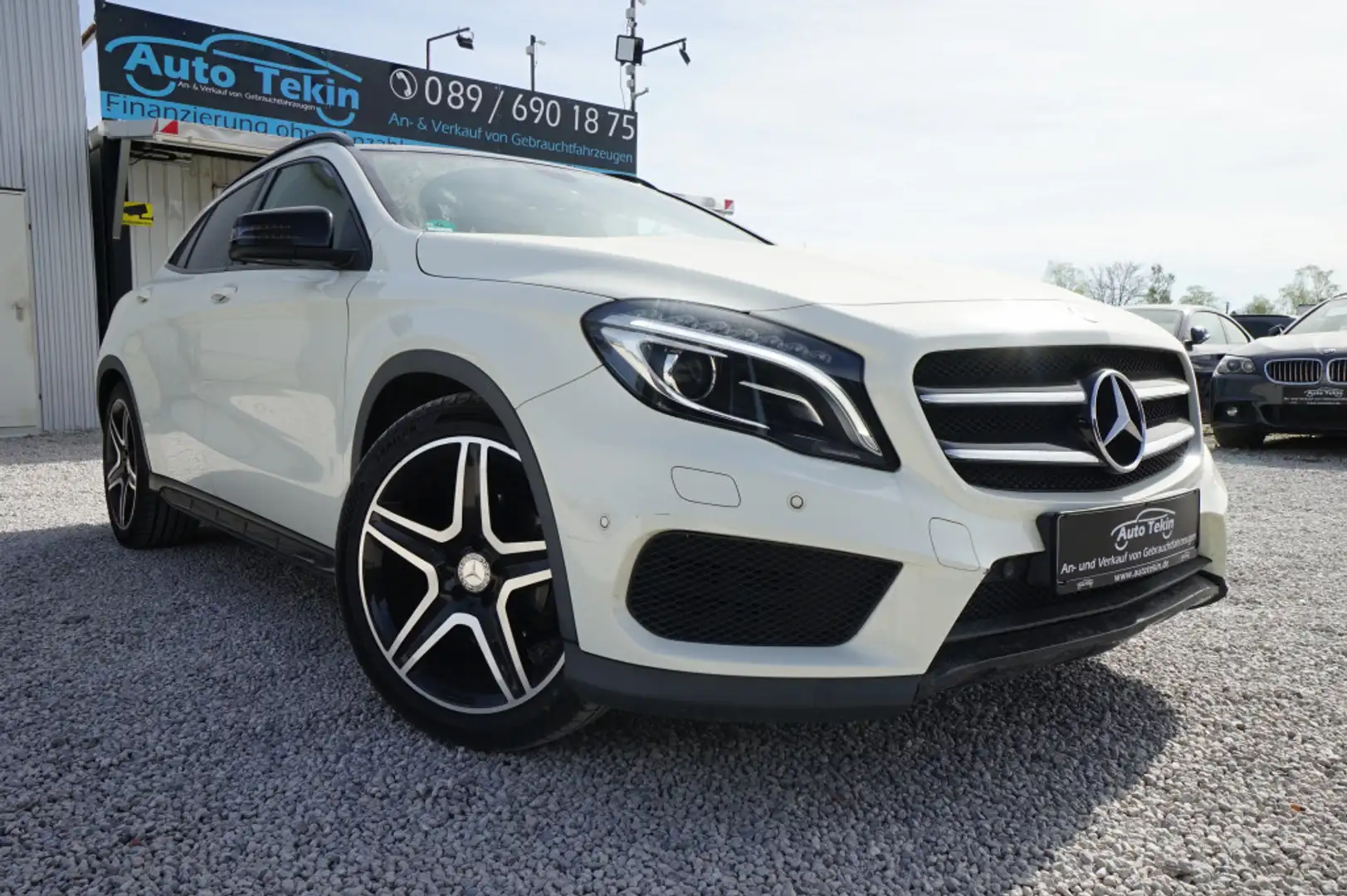 Mercedes-Benz GLA 200 AMG-Line Night-Pak. 7G-Tronic |Panorama| Weiß - 1