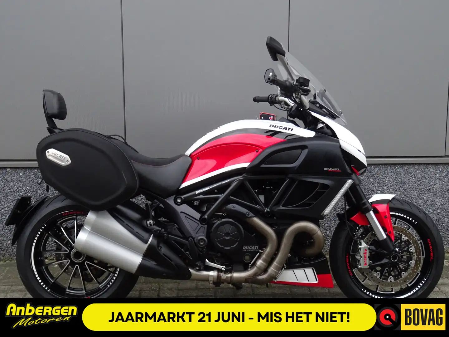 Ducati Diavel STRADA Roşu - 1