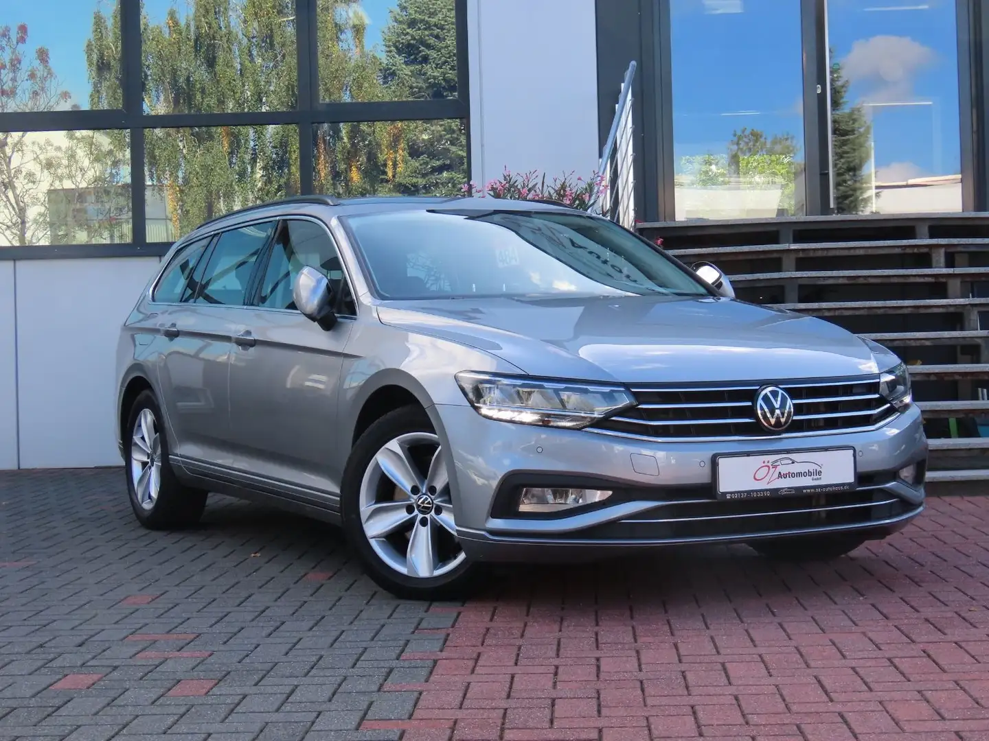 Volkswagen Passat Variant 2.0 TDI Autom. Memory Massage ACC Plateado - 1