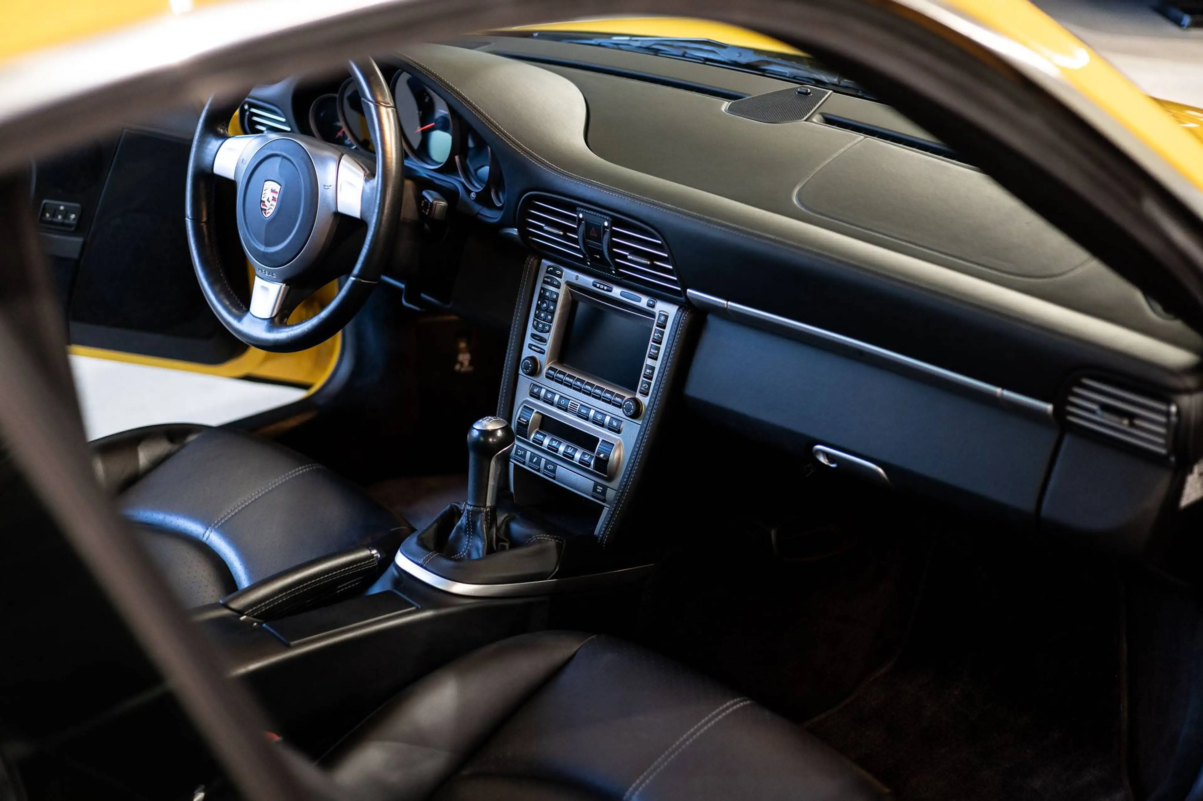 Porsche 997 Targa 4S - Speedgelb - 23.300 km - 2. Hd. — photo 9