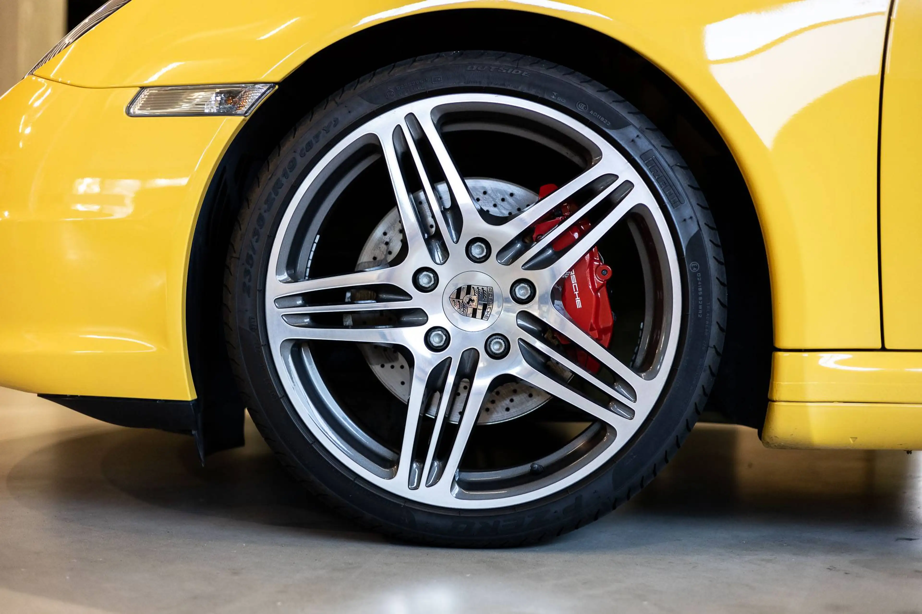 Porsche 997 Targa 4S - Speedgelb - 23.300 km - 2. Hd. — photo 10