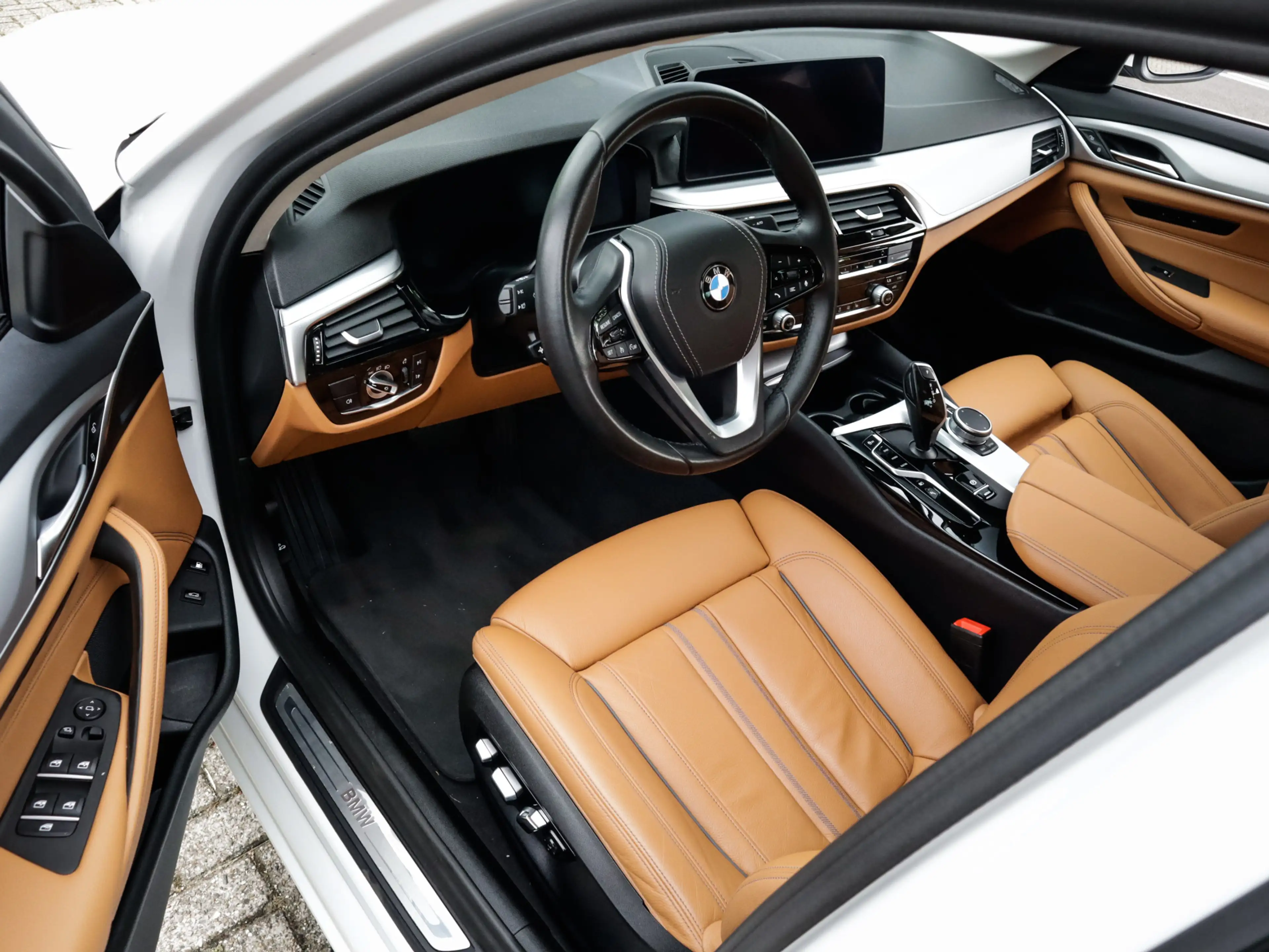 BMW 545 5-serie 545e xDrive Business Edition Plus 1e-Eig. — photo 3