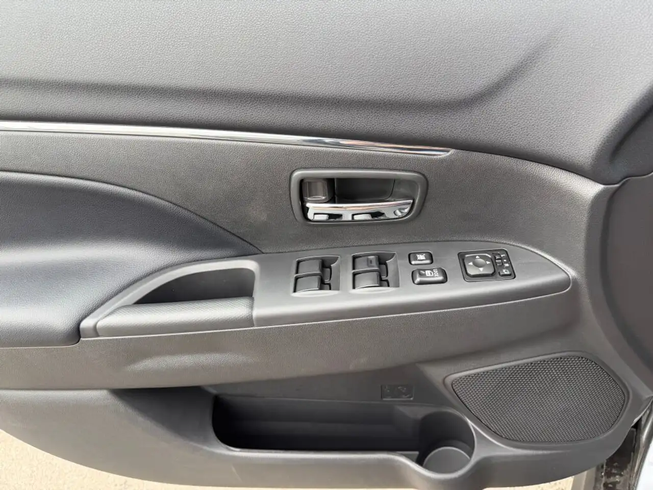 Mitsubishi RVR снимка Mitsubishi RVR