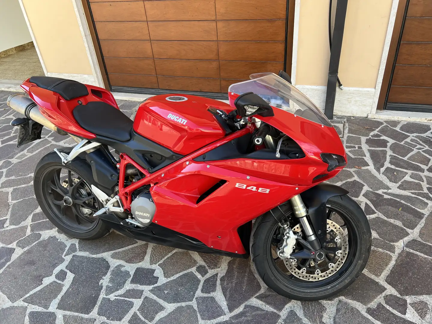 Ducati 848 Rosso - 1