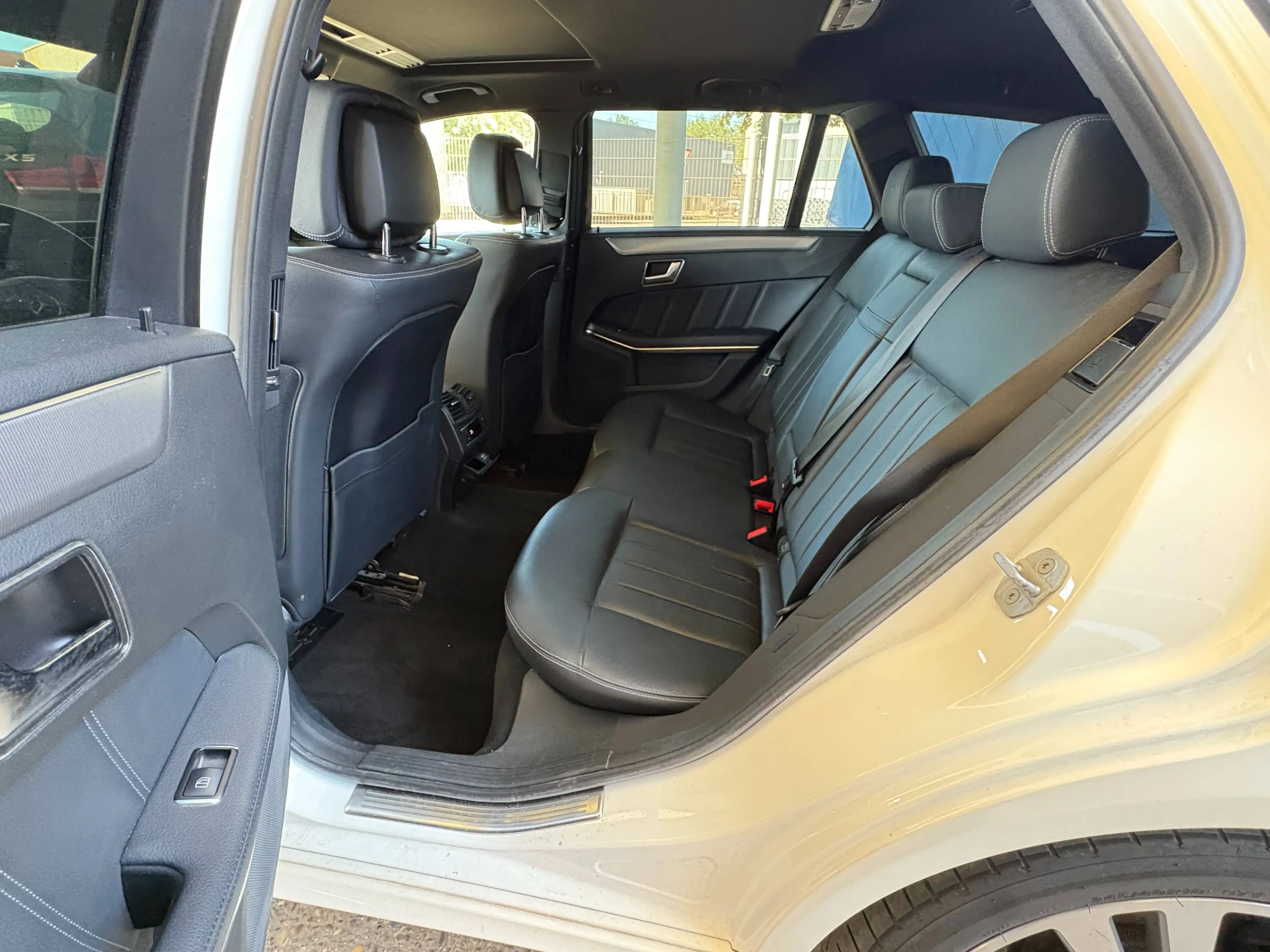 Mercedes-Benz E 350 E 350 T BlueTEC 7G-TRONIC Avantgarde *SPORTPAKET*MASSAGE*AHK*PARKASSIST*KAMERA* — photo 10