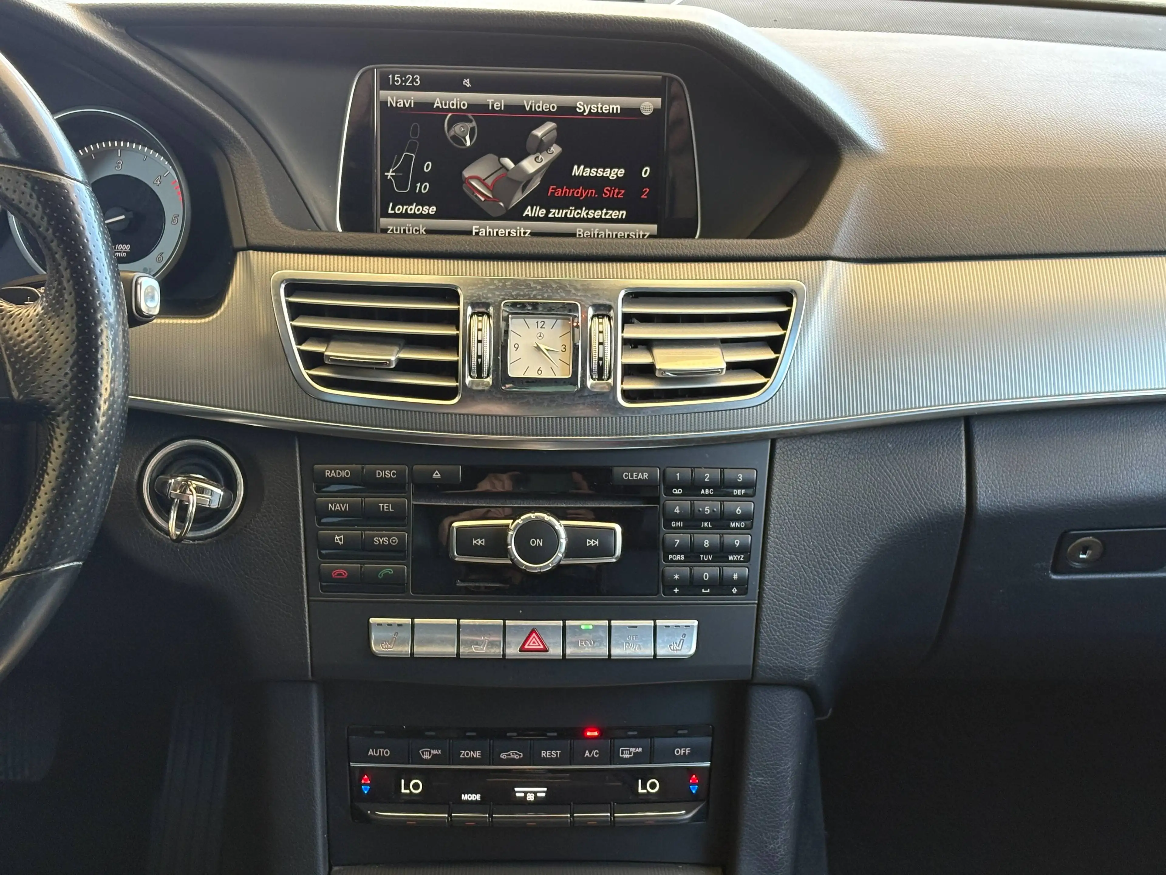 Mercedes-Benz E 350 E 350 T BlueTEC 7G-TRONIC Avantgarde *SPORTPAKET*MASSAGE*AHK*PARKASSIST*KAMERA* — photo 12