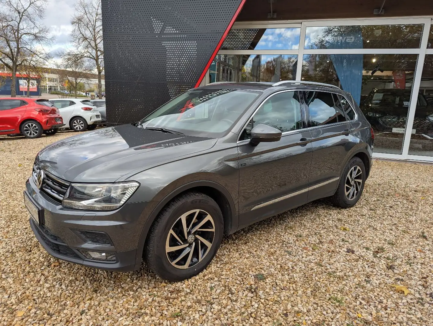 Volkswagen Tiguan 2.0 TDI Join BMT DSG Grau - 2