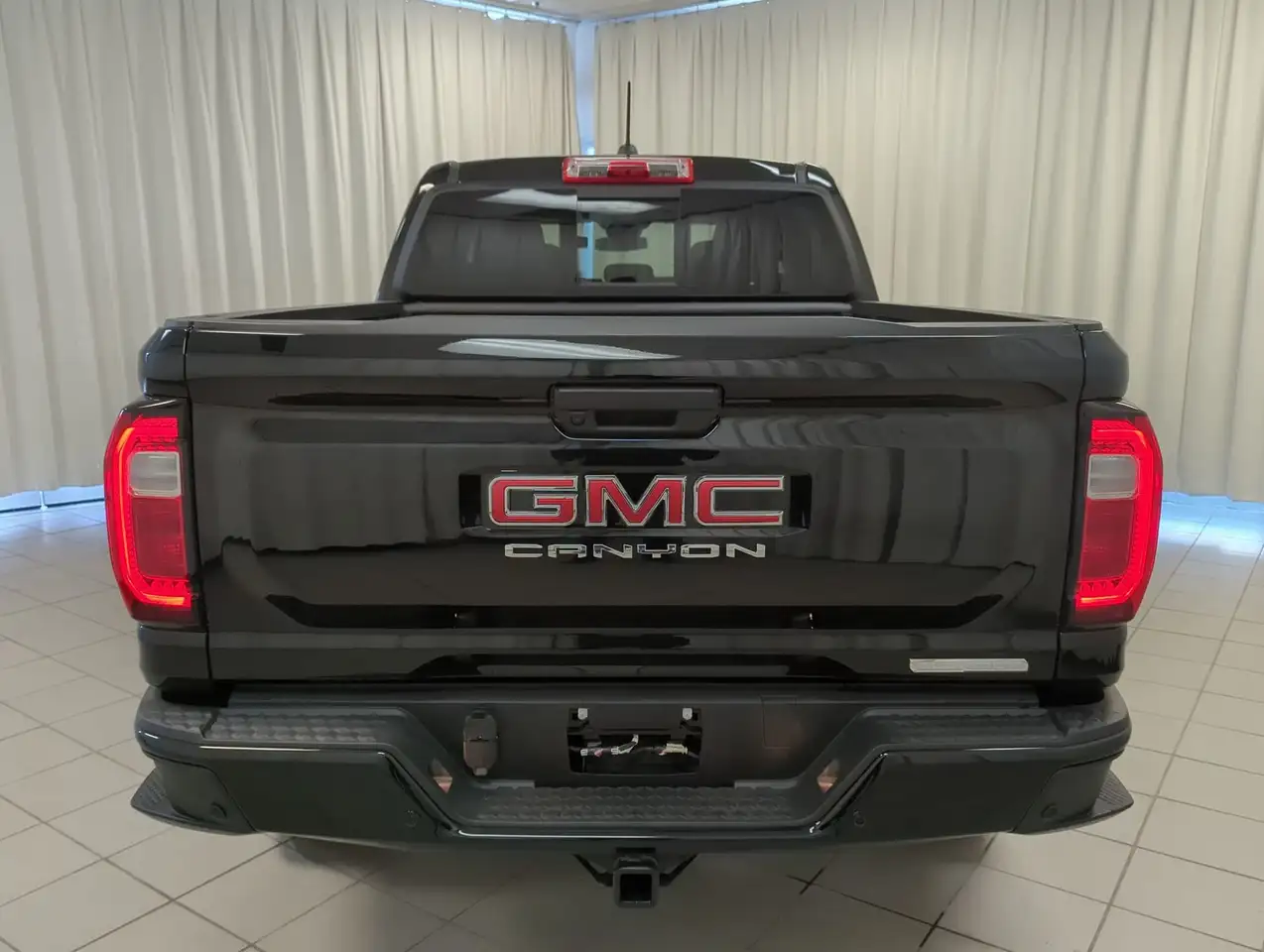 GMC Canyon снимка GMC Canyon