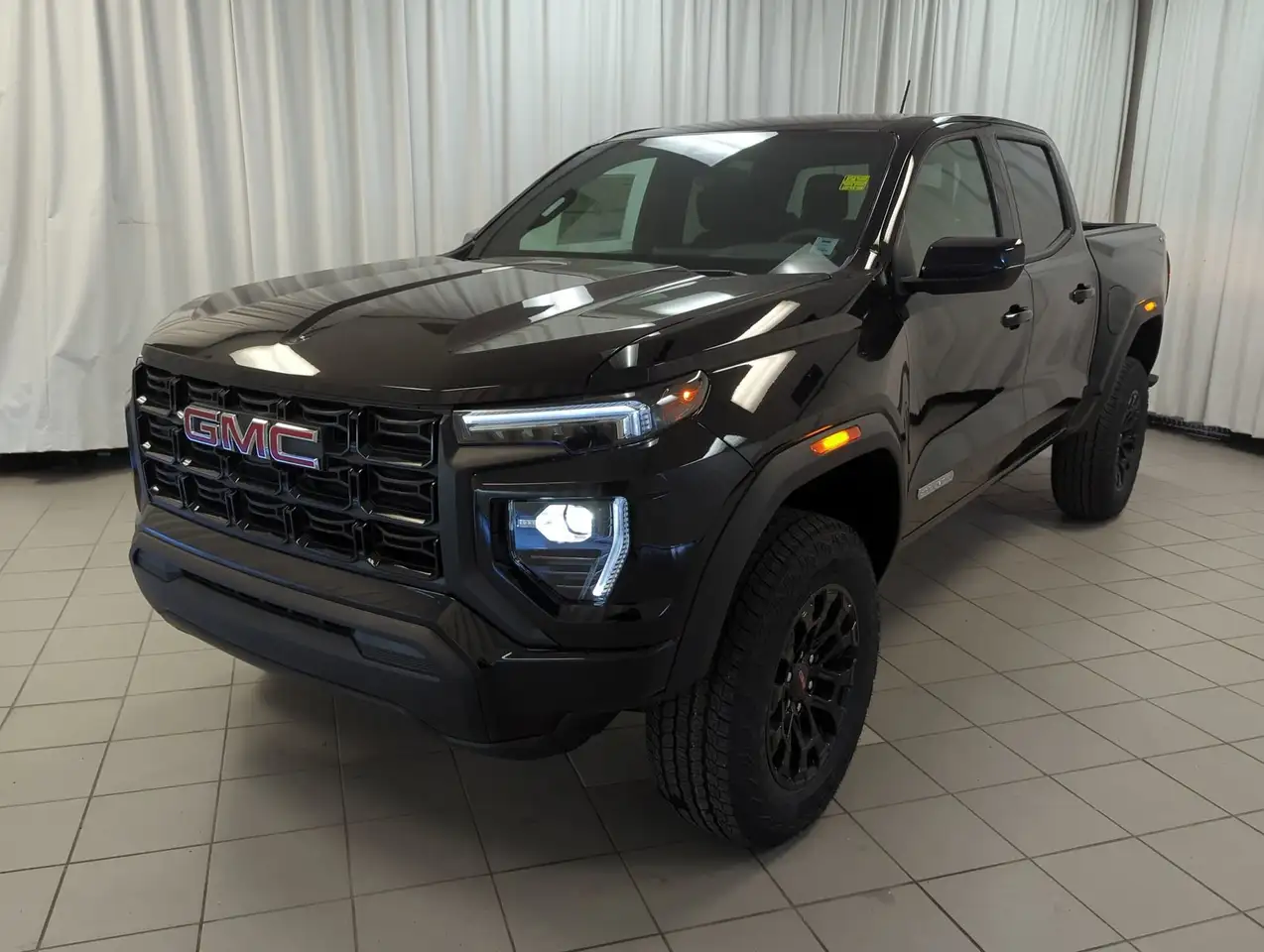 GMC Canyon снимка GMC Canyon