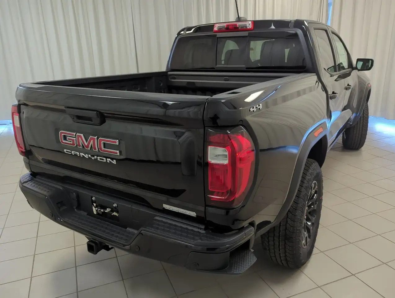 GMC Canyon снимка GMC Canyon