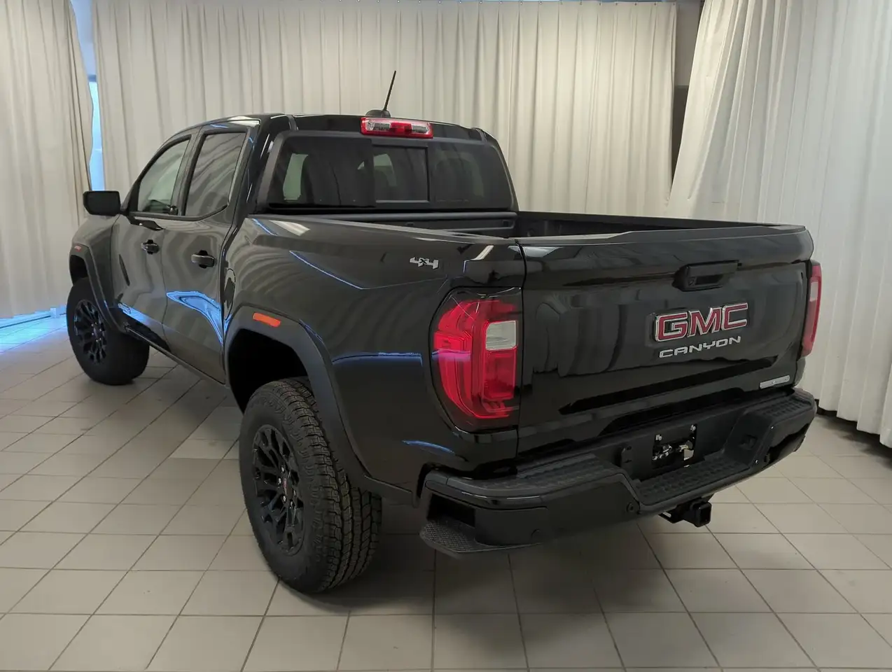 GMC Canyon снимка GMC Canyon