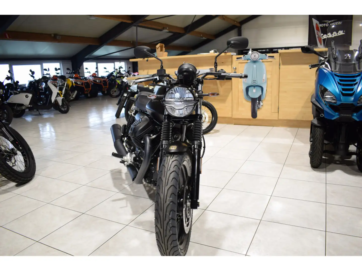 Moto Guzzi V 7 STONE IV ABS STONE BLACK Noir - 2