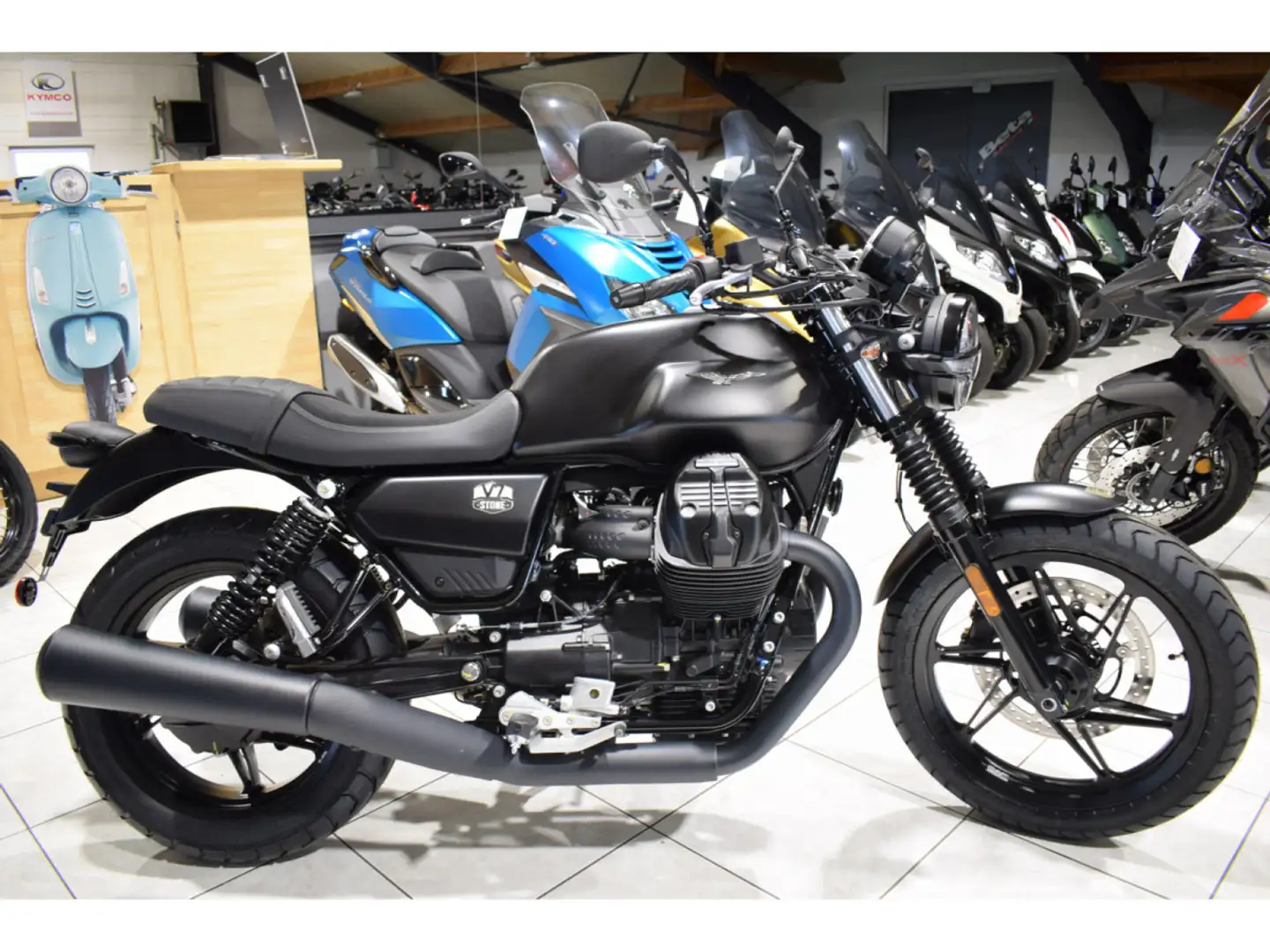 Moto Guzzi V 7 STONE IV ABS STONE BLACK Noir - 1