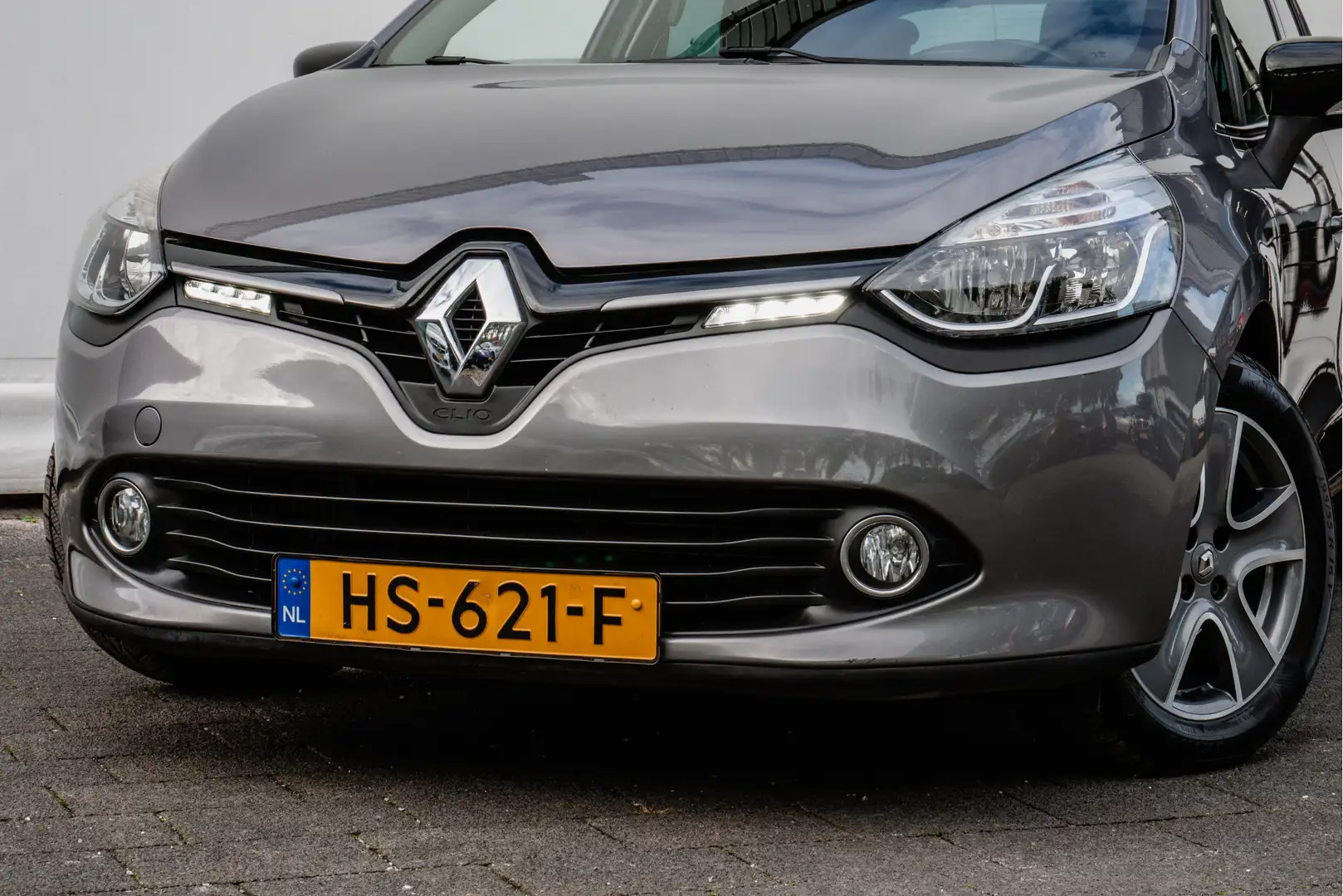 Renault Clio 0.9 TCe Night&Day Full map navigatie/ DAB/ Cruise Gris - 2