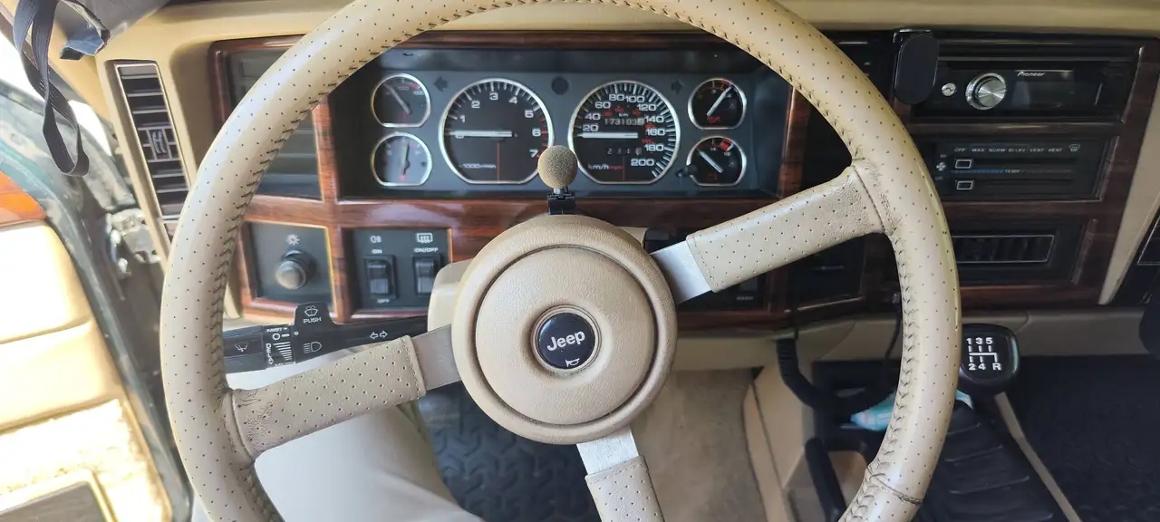 Jeep Cherokee 2.5i Luxe, foto 4
