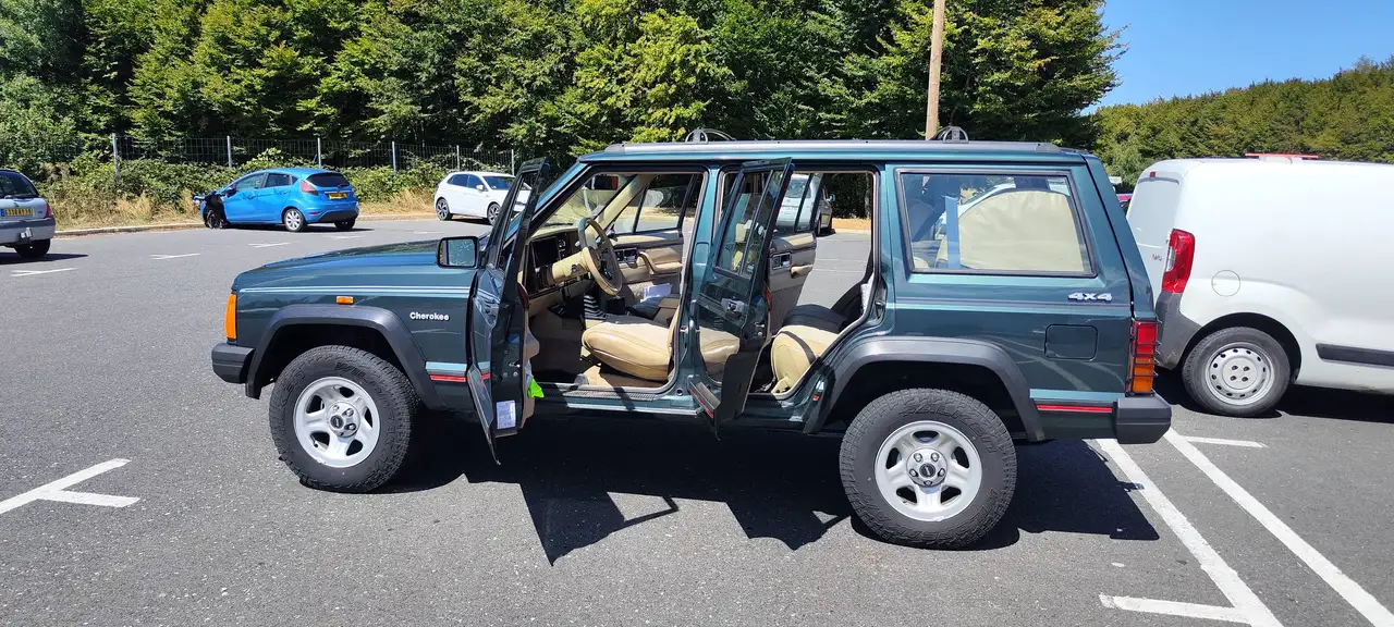 Jeep Cherokee 2.5i Luxe, foto 9