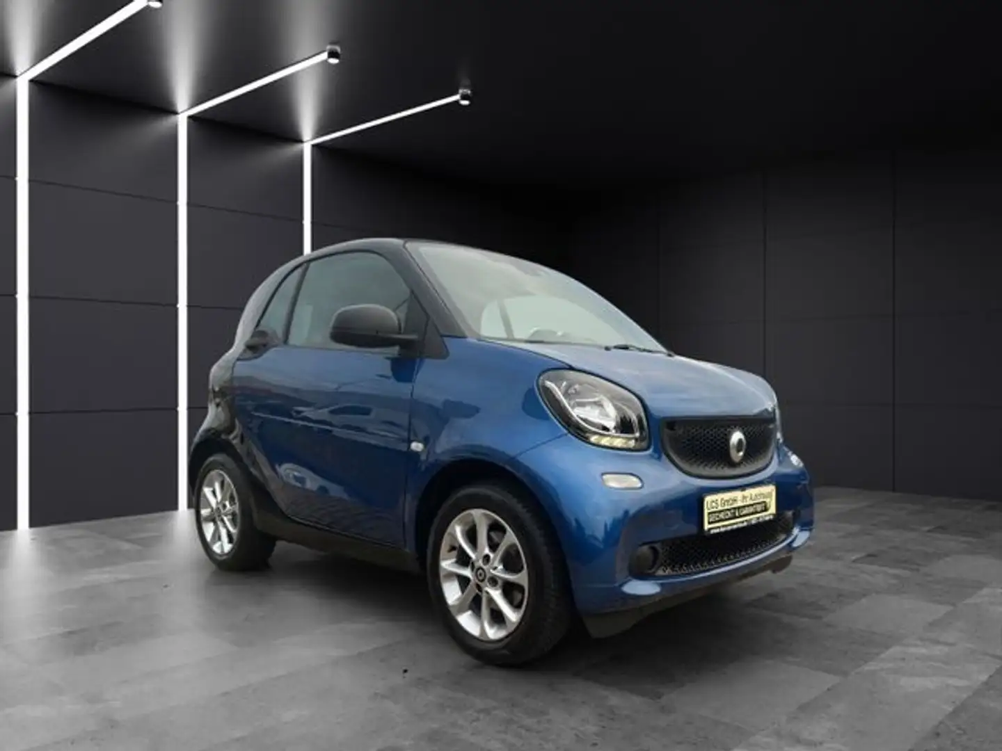 smart forTwo coupe NAVI+APPLECARPLAY+KLIMA+KAMERA+MWST Navi App Schwarz - 1