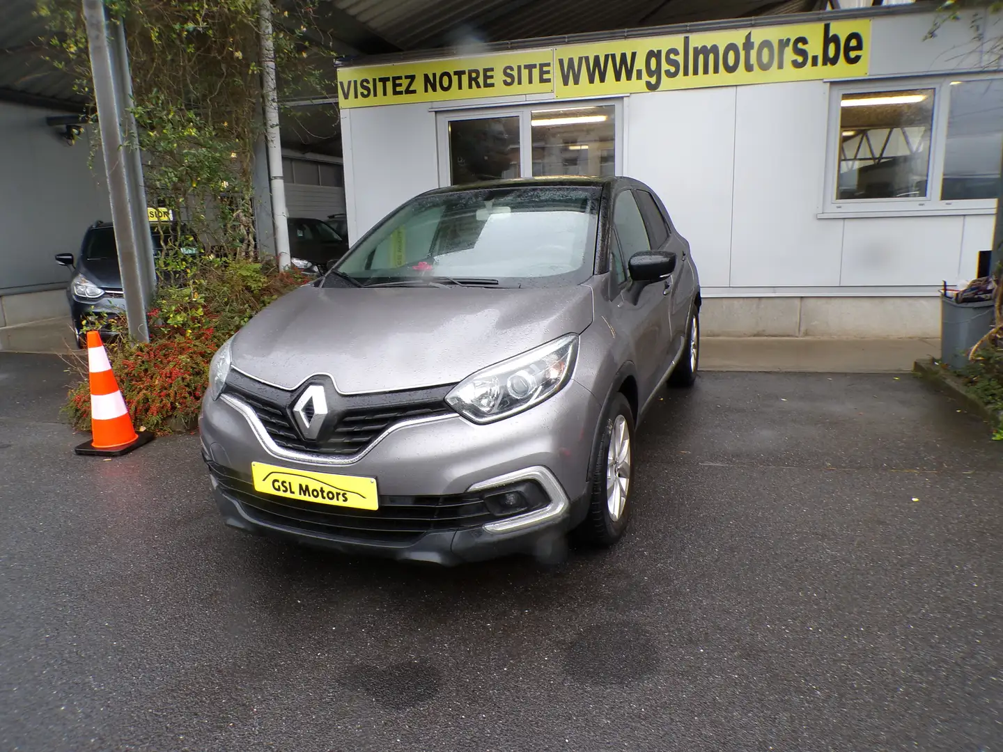 Renault Captur 1.5 dCi 90cv gris 01/19 69640km Airco GPS Capteurs Gris - 1