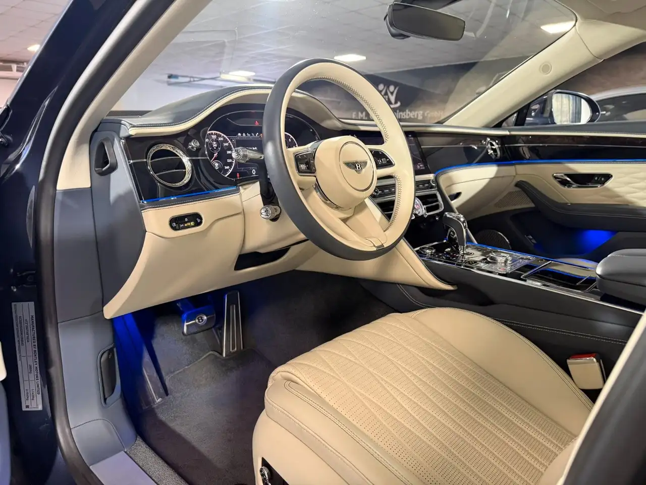 Bentley Flying Spur 2022 — фото 25