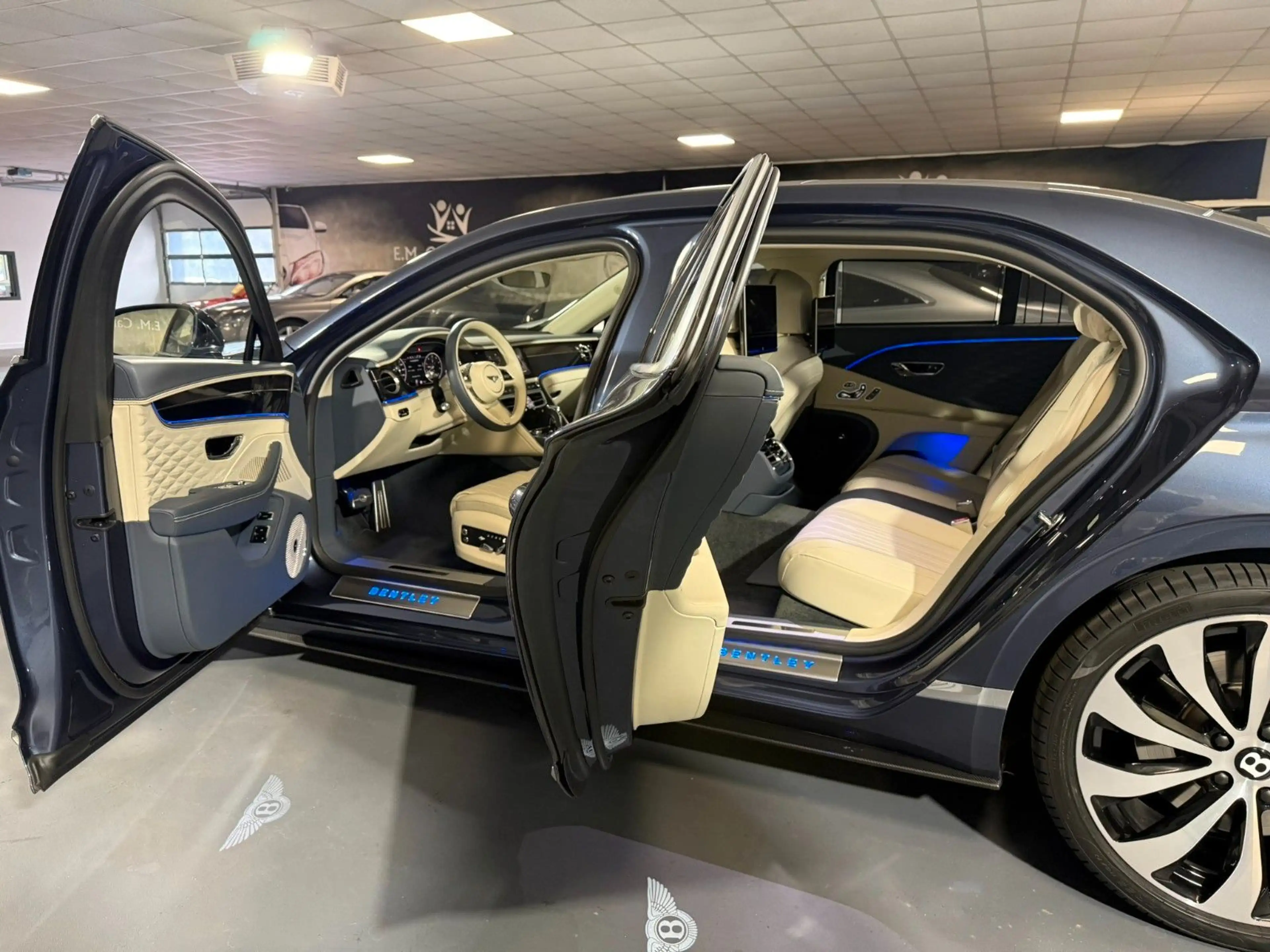 Bentley Flying Spur V8 Mansory, Carbon, Exclusive, Naim — photo 7