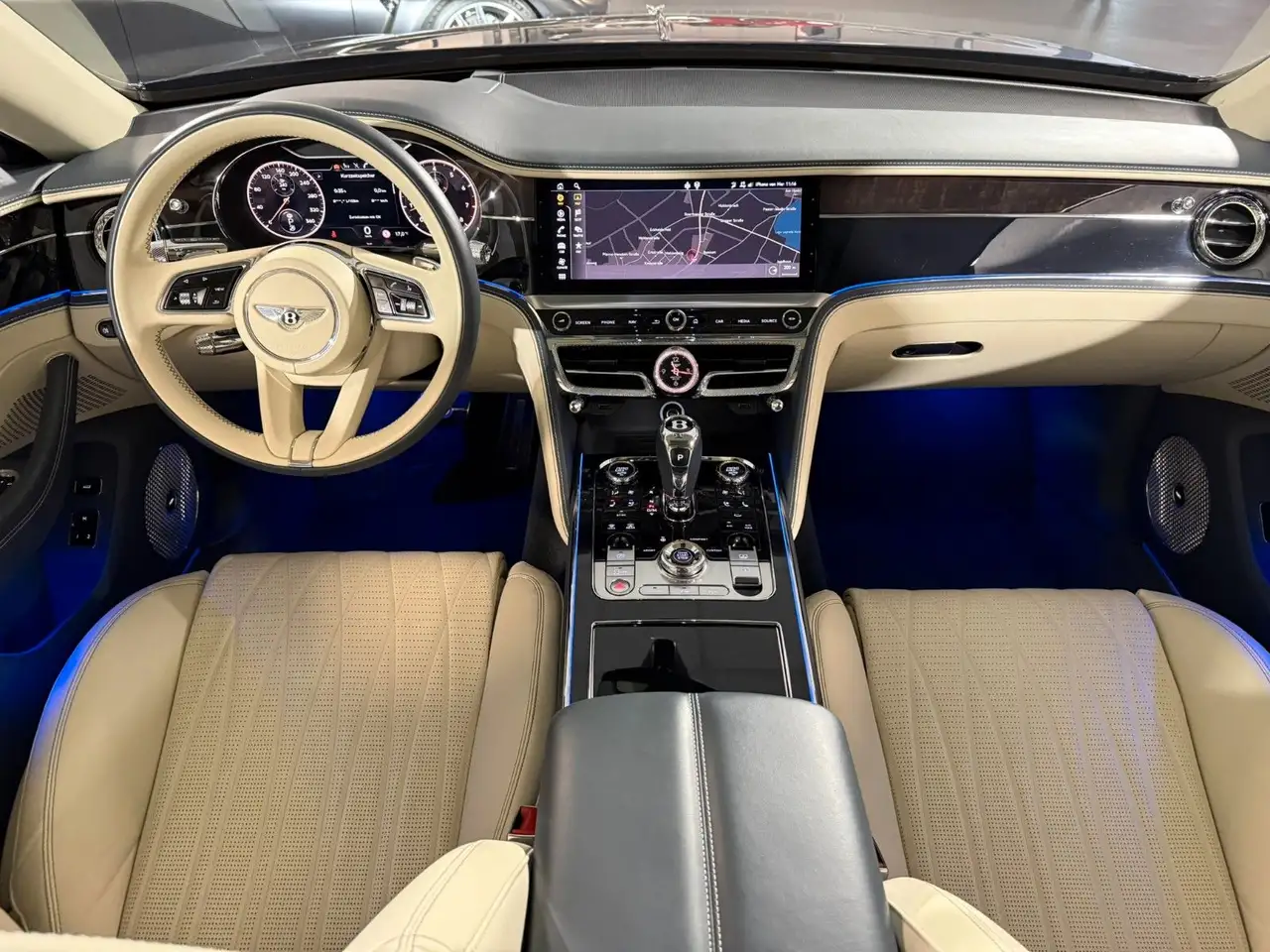 Bentley Flying Spur 2022 — фото 17