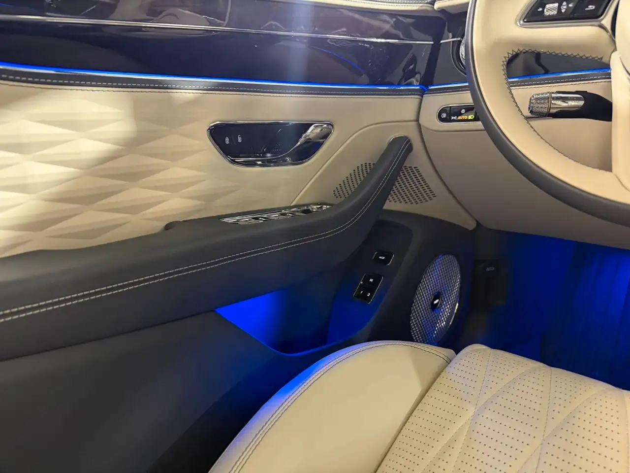 Bentley Flying Spur 2022 — фото 23