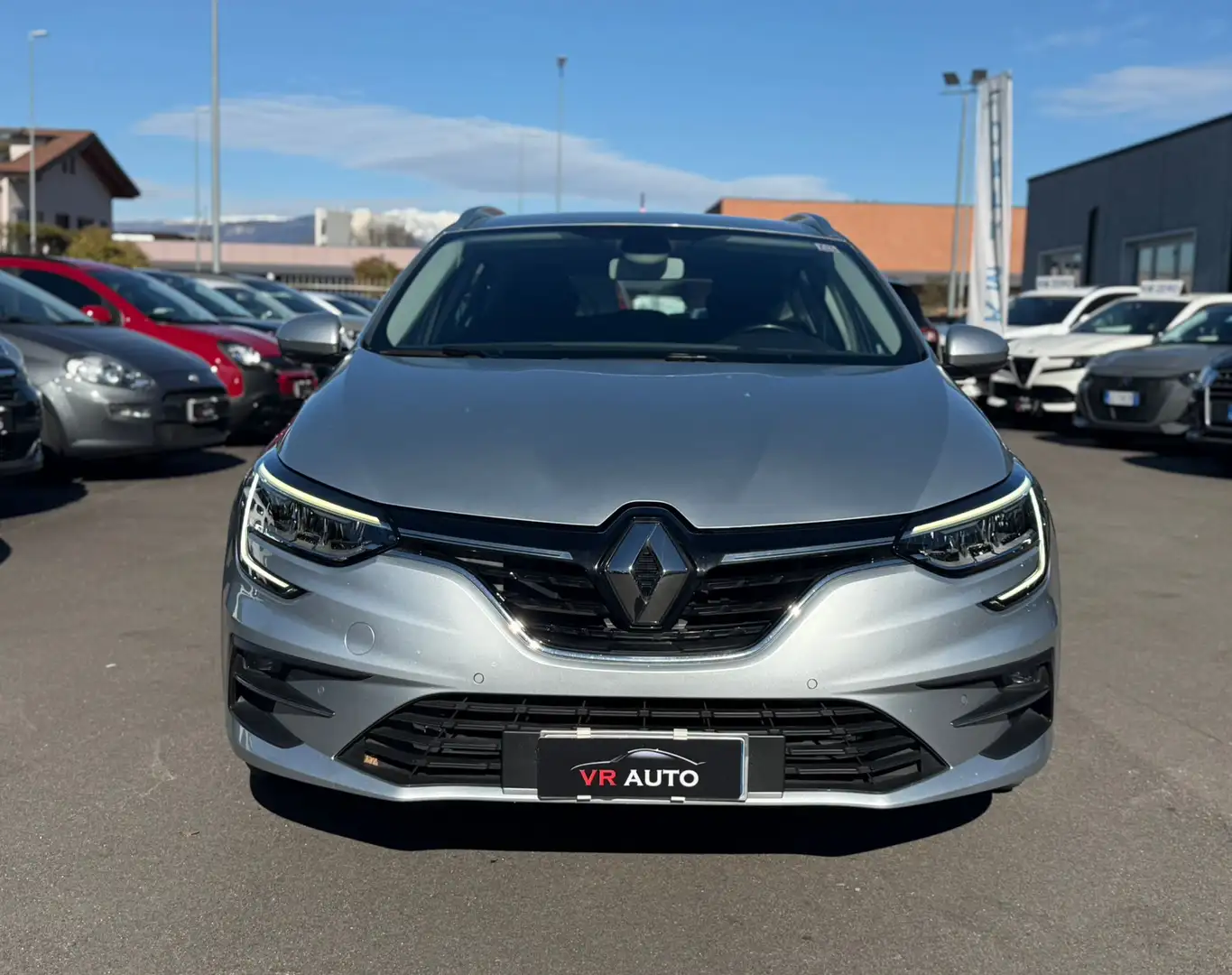 Renault Megane Sporter 1.5 blue dci Business 115cv edc Silber - 2