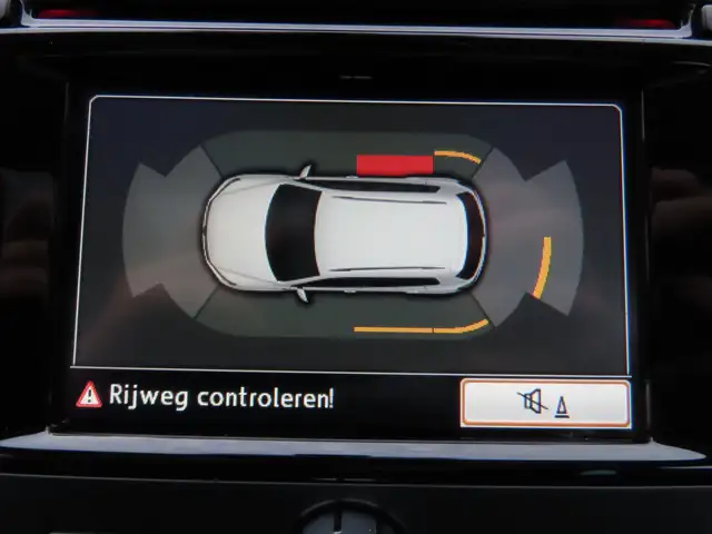 Volkswagen Tiguan view 24