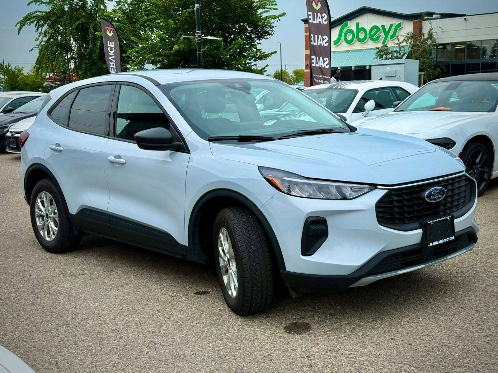 2025 Ford Escape — view 5