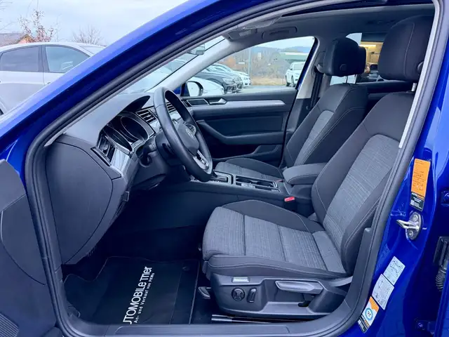 Volkswagen Passat view 9