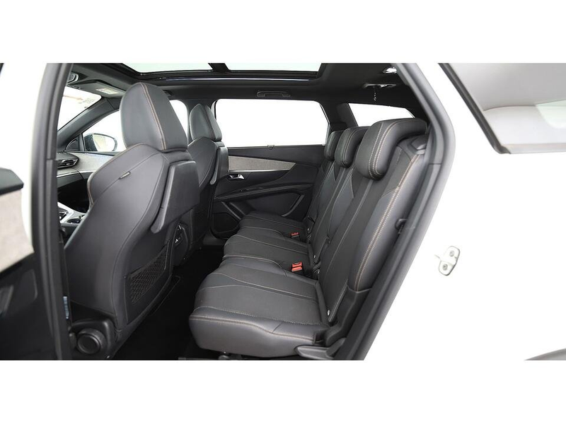 Peugeot 5008 1.2 136 GT Aut 7-SITZER LED SKY AHK RADAR — photo 26