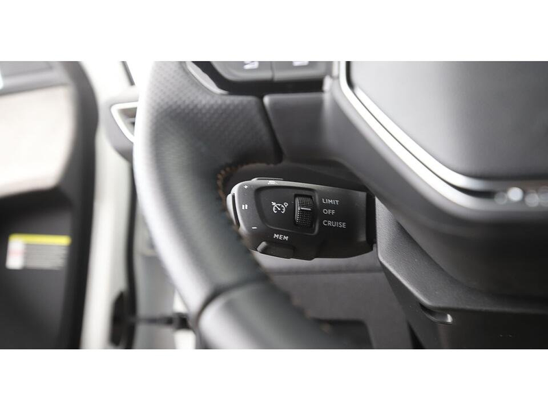 Peugeot 5008 1.2 136 GT Aut 7-SITZER LED SKY AHK RADAR — photo 23