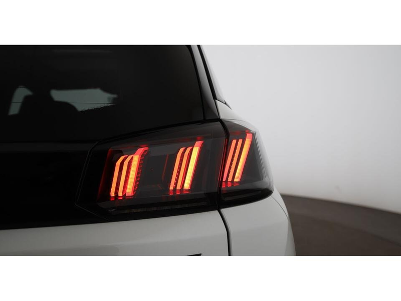 Peugeot 5008 1.2 136 GT Aut 7-SITZER LED SKY AHK RADAR — photo 8