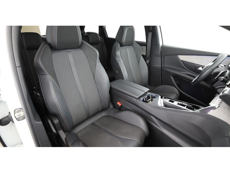 Peugeot 5008 1.2 136 GT Aut 7-SITZER LED SKY AHK RADAR — photo 13