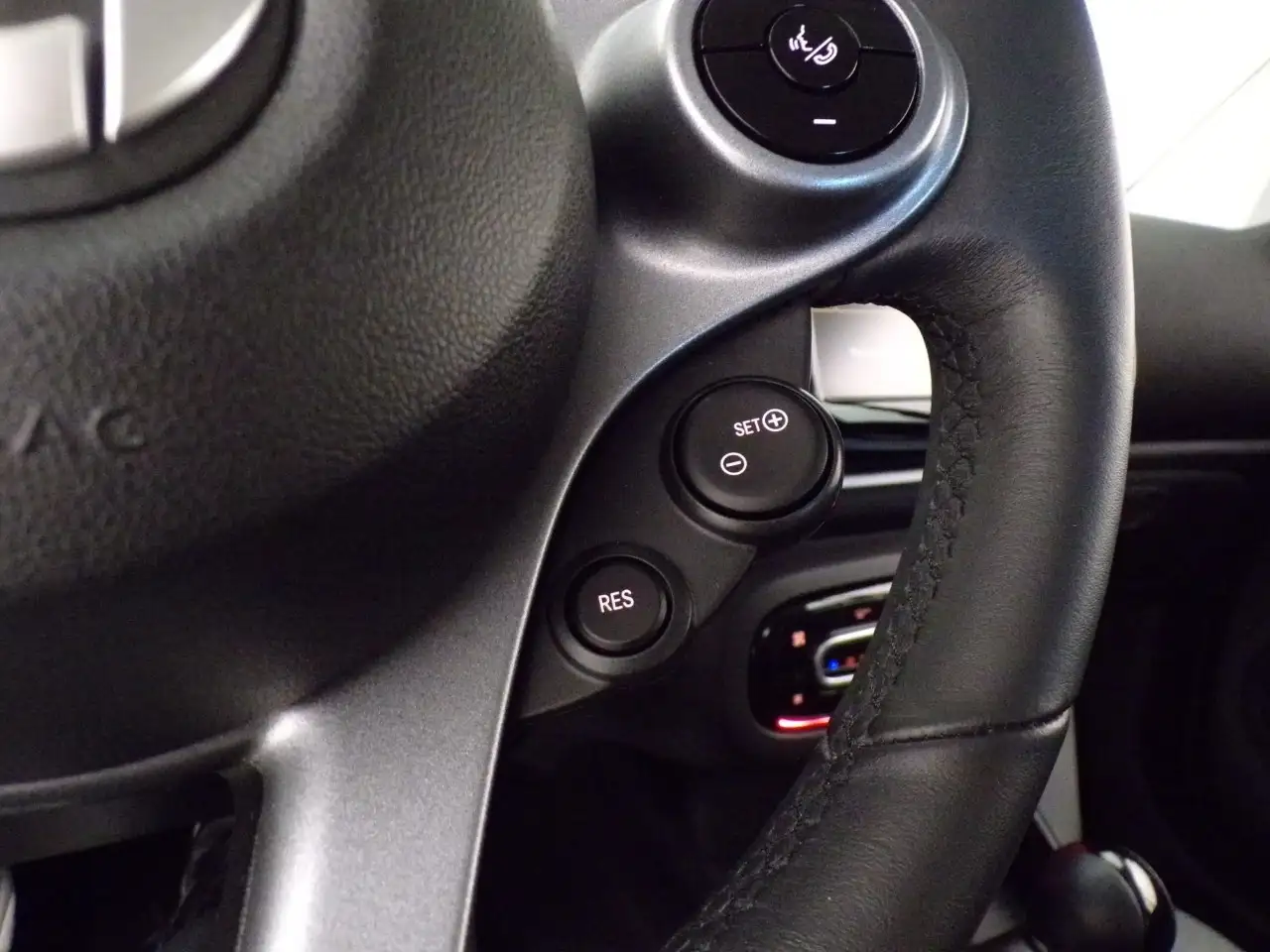 smart forTwo 2023 — фото 14