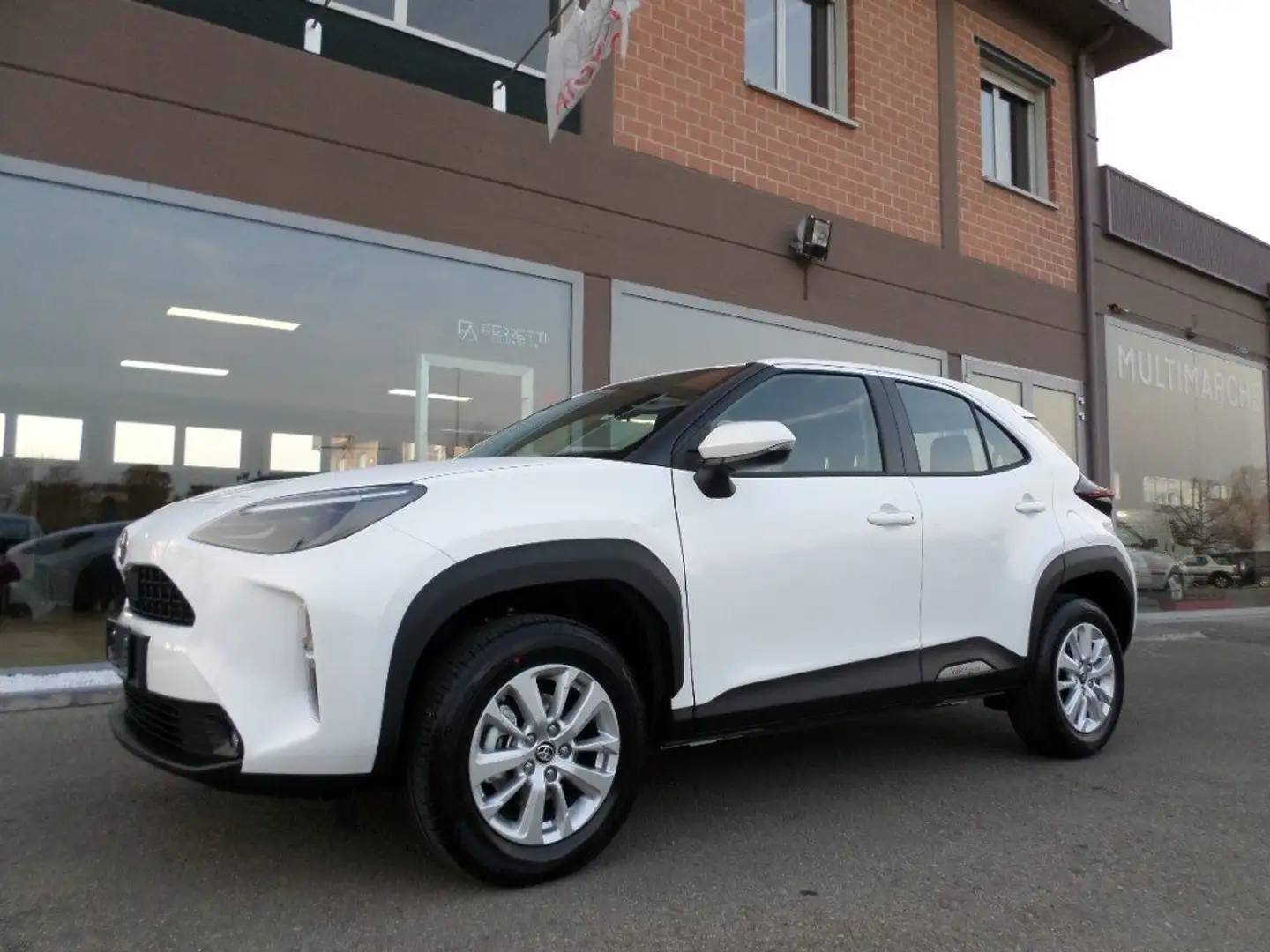 Toyota Yaris Cross 1.5 Hybrid 5p. E-CVT Active Bianco - 2