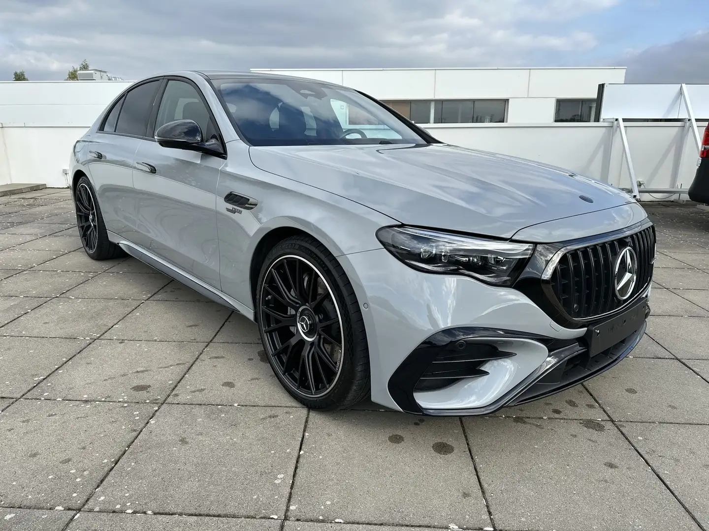 Mercedes-Benz E 53 AMG AMG E 53 HYBRID 4Matic+ AMG SPEEDSHIFT TCT 9G Grijs - 1