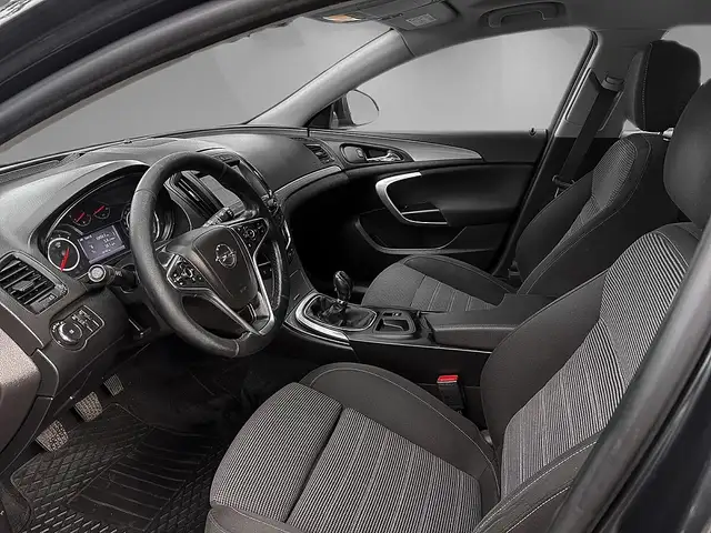Opel Insignia view 7