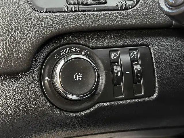 Opel Insignia view 12