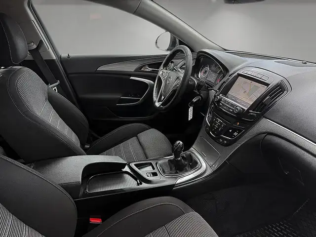 Opel Insignia view 8