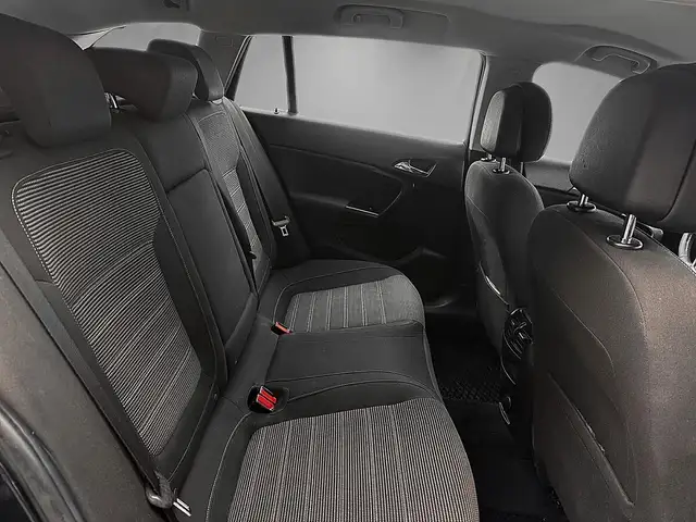 Opel Insignia view 11