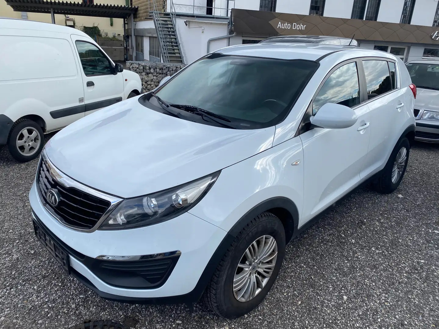 Kia Sportage 1,7 crdi Weiß - 2