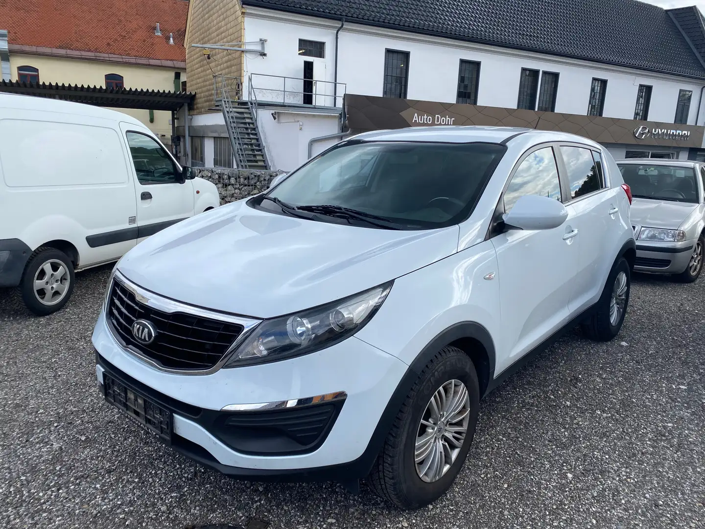 Kia Sportage 1,7 crdi Weiß - 1