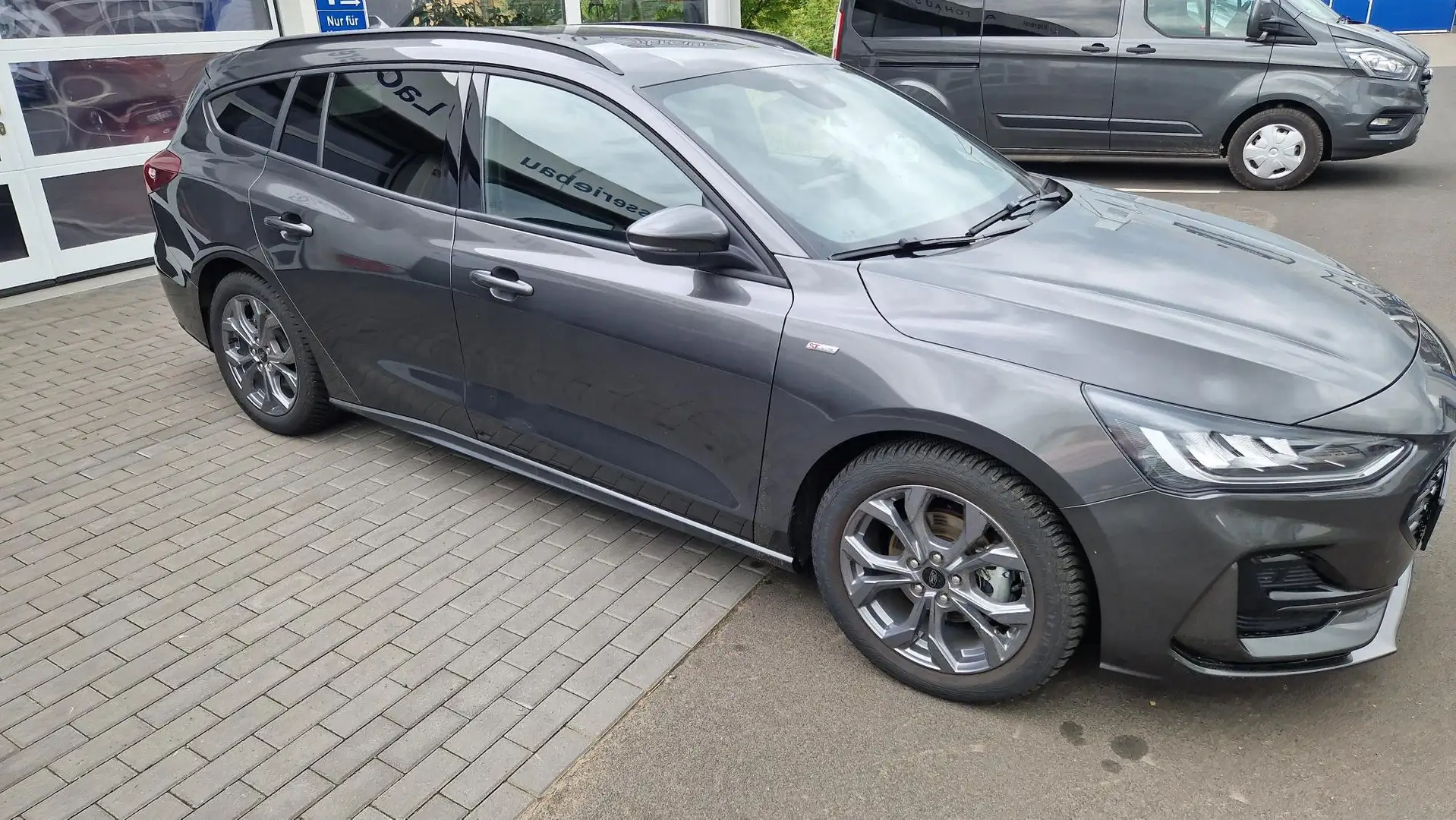 Ford Focus ST-Line Sync 4 neues Modell mild hdybrid Gris - 2